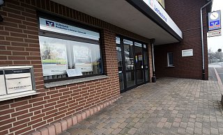 Die Volksbank-Filiale in Sande wird in vier Wochen geschlossen. - Marc Köppelmann (Archivbild)