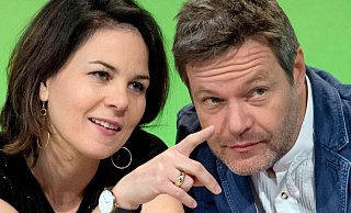 Annalena Baerbock und Robert Habeck wollen die K-Frage zunächst untereinander klären. - Foto: Hendrik Schmidt/zb/dpa
