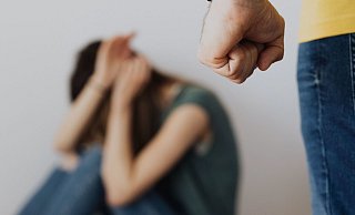 Erst touchierte der Radler eine Fußgängerin - dann verlor er komplett die Fassung. - Symbolfoto: pexels