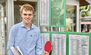Tischtennis und Lesen in der Freizeit, ÖPNV in der politischen Arbeit. Nico Klinger verbindet es und wünscht sich, dass junge Menschen nicht nur mit einem günstigen Busticket zur Schule fahren können, sondern es auch an sieben Tagen in der Woche zur Freizeitgestaltung nutzen können. - Alexander Jenniches