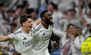 Antonio Rüdiger (r) war der Matchwinner für Real Madrid. - Bernat Armangue/AP/dpa