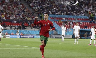 Portugals Cristiano Ronaldo führt die Torschützenliste des Turniers weiter an. - Foto: Bernadett Szabo/Reuters Pool/AP/dpa