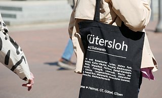 In Gütersloh leben Menschen verschiedener Nationen zusammen, die vieles gemeinsam haben. Viele von ihnen schätzen auch die Vorzüge einer Stadt und die Naherholung im Grünen gleichermaßen. - Theresa Boenke