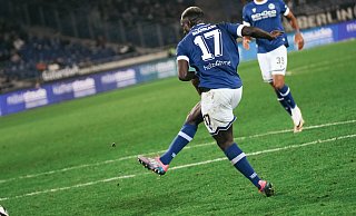 Der hat gesessen: Merveille Biankadi wurde mit dem 4:1 Arminias Liga-Torschütze Nummer 12. - Minh Mrozek/DSC Arminia Bielefeld