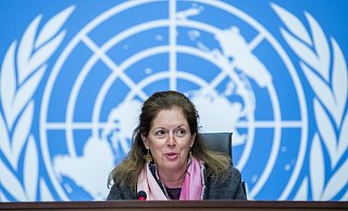 Stephanie Williams, die amtierende UN-Vermittlerin für Libyen, spricht in Genf über den Abschluss des libyschen Dialogforums. - Foto: Martial Trezzini/KEYSTONE/dpa