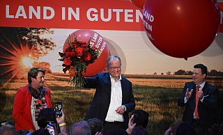 Stephan Weil, Ministerpräsident von Niedersachsen, auf der SPD-Wahlparty. - Bernd von Jutrczenka/dpa