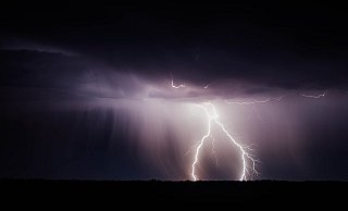 Aus meteorologischer Sicht handelt es sich erst um ein Gewitter, wenn es blitzt. Ansonsten ist die Rede von Schauern. - Pixabay