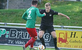 Das waren noch Zeiten: Am 4. Oktober trafen der VfB Fichte und der VfL Theesen in der Westfalenliga aufeinander. - Peter Unger