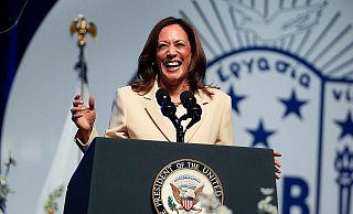 Für ihr Lachen bekannt: Kamala Harris. (Archivbild) - Darron Cummings/AP
