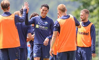Santiago Castaneda (M.), hier im Sommer-Trainingslager in Österreich, kann derzeit einen Kurzurlaub genießen. - Oliver Krato