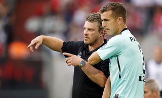 SCP-Coach Lukas Kwasniok ist überzeugt, dass aus seinem Abwehrrecken Uwe Hünemeier (r.) ein guter Trainer wird. - Picture Alliance