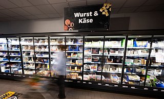 Bei Supermärkten und Discounter mussten Verbraucher in den vergangenen Jahren immer tiefer in die Tasche greifen. - Philip Dulian/dpa