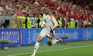 Leroy Sané in Aktion - für große Momente hat der Offensivspieler bei der EM aber noch nicht gesorgt. - Christian Charisius/dpa