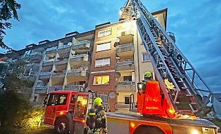 Im vierten Obergeschoss in einem Mehrfamilienhaus am Rotheweg schmorte vergessenes Essen auf dem Herd. - Ralph Meyer