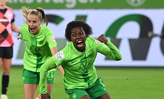 Die Wolfsburgerin Lineth Beerensteyn erzielte in ihrem 100. Bundesliga-Spiel das 1:0 gegen Jena. - Swen Pförtner/dpa