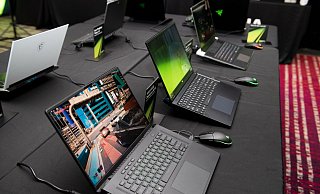 Da stecken RTX 4050-4080 drin: Gaming-Notebooks verschiedener Hersteller mit den neuen Nvidia-Grafikchips. - Zacharie Scheurer/dpa-tmn