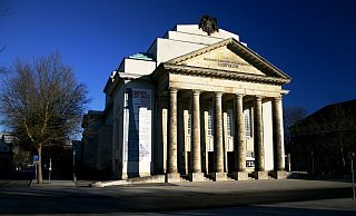 Wird es in diesem Jahr noch Theaterveranstaltungen wie etwa im Landestheater Detmold geben? Wenn ja, will die Bad Driburger Verwaltung schnell sein und für ihre Bürger Tickets buchen. - Landestheater Detmold