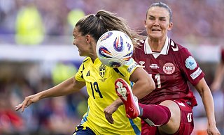Dänemark und Katrine Veje hart bedrängt - Martial Trezzini/KEYSTONE/dpa