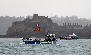 Französische Fischer protestieren vor der Kanalinsel Jersey gegen die Vergabe von Fischereirechten im Zuge des Brexit. - AFP