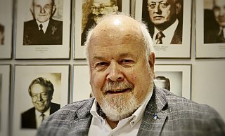 Rüdiger Meier ist seit zwanzig Jahren Bürgermeister von Kirchlengern. Der 68-jährige Jurist wollte noch einige Entwickungen abwarten, bevor er sich dazu äußert, ob er für eine fünfte Amtszeit zur Verfügung steht. - Gerald Dunkel