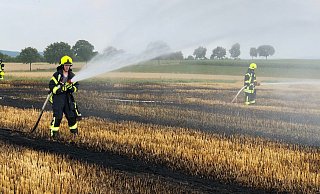In Oetinghausen an der Straße Holtkamp hat vergangenes Jahr auch ein Feld gebrannt. - Alexander Jenniches