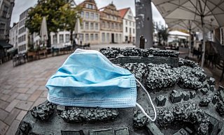 Die Stadt Bielefeld meldet am Mittwoch zwei weitere Sterbefälle. Zwei Männer im Alter von 58 und 81 Jahren sind im Zusammenhang mit Corona verstorben. Insgesamt gibt es nun 281 Tote. - Mike-Dennis Müller (Symbolbild/Archiv)