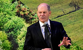 Nun lädt Olaf Scholz die noch von seiner Vorgängerin Angela Merkel eingesetzte Zukunftskommission Landwirtschaft zum Austausch ein. - Fabian Sommer/dpa