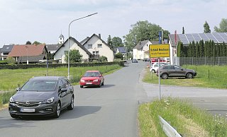 Der Quinhagen zwischen Schloß Neuhaus und Stadion wird für den Durchgangsverkehr nicht gesperrt. - Hans-Hermann Igges