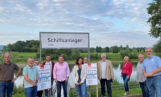 Hat alles organisiert und hofft auf gutes Unterstützerwetter zur Rettung derWeserwasserqualität für alle Anrainer: Die SPD Bad Oeynhausen. - privat Hat alles organisiert und hofft auf gutes Unterstützerwetter zur Rettung derWeserwasserqualität für alle Anrainer: Die SPD Bad Oeynhausen. - privat