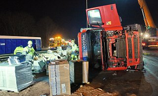 Schwerer Lkw-Unfall: A2 bei Bielefeld voll gesperrt - Barbara Franke
