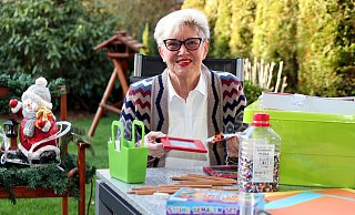 Lieselotte Repohl ist Familienpatin und unterstützt eine Familie im Alltag - beim Einkaufen, oder auch beim Basteln. - Wolfgang Rudolf