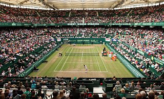 Rasenspektakel: Im Gerry-Weber-Stadion werden internationale Wettkämpfe wie das ATP-Turnier ausgetragen. - dpa