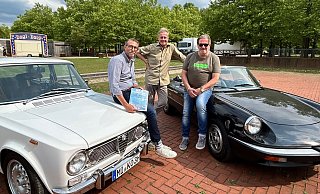 Bernd Korsmeier (v. l.), Michael Scholz und Jürgen Barufke hoffen auf viele Autofreunde, die Pfingsten zur Aqua Magica pilgern. - Nicole Sielermann Bernd Korsmeier (v. l.), Michael Scholz und Jürgen Barufke hoffen auf viele Autofreunde, die Pfingsten zur Aqua Magica pilgern. - Nicole Sielermann