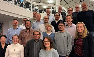 Sie wollen gewählt werden: Jannik Burg, Sebastian Pähler, Ingo Krüger, Erik Humbert (hinten, v.l.) Yanik Brüning, Carsten Engelbrecht, Matthis Haverland, Mario Klasfauseweh, Stefan Schneidt, Jens Bohne, Oliver Eichstädt (vorletzte Reihe, v.l.) Marc Wolinda, Martin Goecke, Lisa-Marie Becker, Mustafa Baran Cicek, Sabine Hollmann (zweite Reihe, v.l.) Monica Nord, Jana Ramma, Volker Richter, Frauke Großer (vorne, v.l.). - privat Sie wollen gewählt werden: Jannik Burg, Sebastian Pähler, Ingo Krüger, Erik Humbert (hinten, v.l.) Yanik Brüning, Carsten Engelbrecht, Matthis Haverland, Mario Klasfauseweh, Stefan Schneidt, Jens Bohne, Oliver Eichstädt (vorletzte Reihe, v.l.) Marc Wolinda, Martin Goecke, Lisa-Marie Becker, Mustafa Baran Cicek, Sabine Hollmann (zweite Reihe, v.l.) Monica Nord, Jana Ramma, Volker Richter, Frauke Großer (vorne, v.l.). - privat