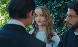 Die bezaubernde Emily Jochheim als Julia und Carsten Meier als Pater. - Eric Maier Rehm