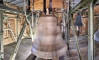 Nicht nur die mächtigen Glocken im Turm des Paderborner Domes werden nach der Papstwahl gemeinsam erklingen, um die frohe Botschaft zu verkünden. - Erzbistum Paderborn, Fachstelle