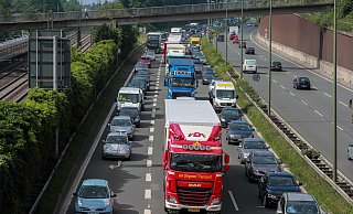 Mit der Fertigstellung der A 33 wird noch mehr Verkehr und Stau auf dem Ostwestfalendamm erwartet. - Andreas Zobe