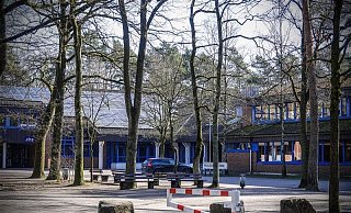Schüler hatten am Dienstag das Schulpersonal darüber informiert, dass sie einen Mann mit einer Pistole gesehen haben. - Paul Brinkmann