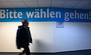 Besonders bei Männern und Frauen zeigen sich laut einem Berliner Wahlforscher Unterschiede im Wahlverhalten. - Patrick Pleul/dpa Besonders bei Männern und Frauen zeigen sich laut einem Berliner Wahlforscher Unterschiede im Wahlverhalten. - Patrick Pleul/dpa