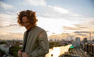 Der deutsche Singer-Songwriter Michael Schulte wird beim Open-Air-Festival BOA-Rocks im Kreis Paderborn auftreten. - Leo Müller-Klönne