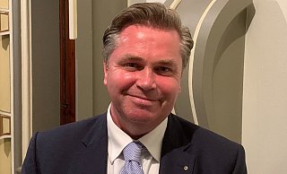 Zufriedener Wahlsieger: Tim Kähler freut sich im Herforder Rathaus, als das Endergebnis feststeht.  - Frank-Michael Kiel-Steinkamp
