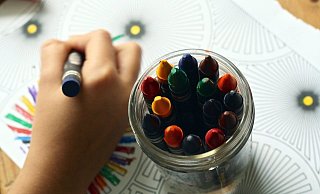 Eltern müssen für den Monat Mai nicht zahlen. - Foto: Pixabay