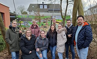 Die Eltern Dinja Walther (v.l.), Mari Zubic, Cordula Kramer, Sylvia Kohlenkamp, Sandra Granconato, Alina Ungureanu, Hendrik Justus, Sebastian Granconato und Florian Schwichtenhövel wollen die Kita Comenius retten. - Philipp Kersten