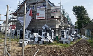 An Bahnhofstraße/ Ecke Tonwerkstraße entstehen zwei Mehrfamilienhäuser. - Dirk Windmöller An Bahnhofstraße/ Ecke Tonwerkstraße entstehen zwei Mehrfamilienhäuser. - Dirk Windmöller