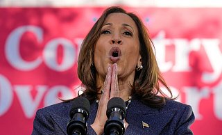 Harris und Moderator Baier fielen sich immer wieder in Wort. - Jacquelyn Martin/AP/dpa