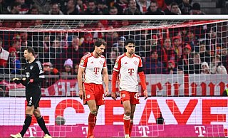 Leon Goretzka (l) soll im DFB-Aufgebot fehlen, Aleksandar Pavlovic dagegen dabei sein. - Tom Weller/dpa