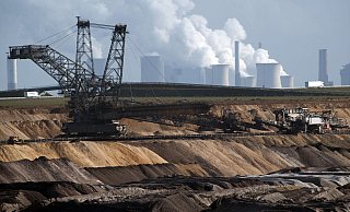 Bergbaumaschinen im Tagebau Garzweiler im Rheinland (NRW). - Foto: Federico Gambarini/dpa