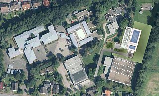 Hier könnte gebaut werden: Rechts ist oberhalb der Dreifachhalle das neue Hallenbad eingezeichnet. Kleinspielfeld und Soccerplatz müssten weichen. - Constrata