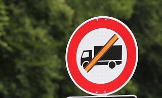 Ab heute aber gilt das Lkw-Verbot. - FOTO: REIMAR OTT