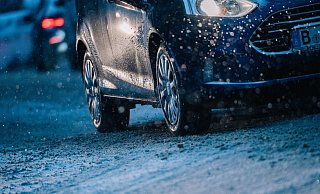 Allwetterreifen oder vielleicht doch lieber Winterreifen? Die Entscheidung hängt auch vom eigenen Fahrverhalten und der Region ab. - Zacharie Scheurer/dpa-tmn